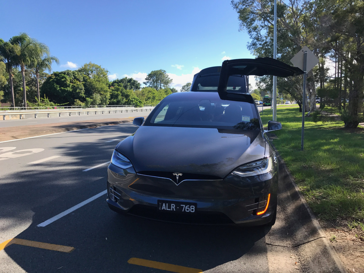 Tesla Model X фото 180240