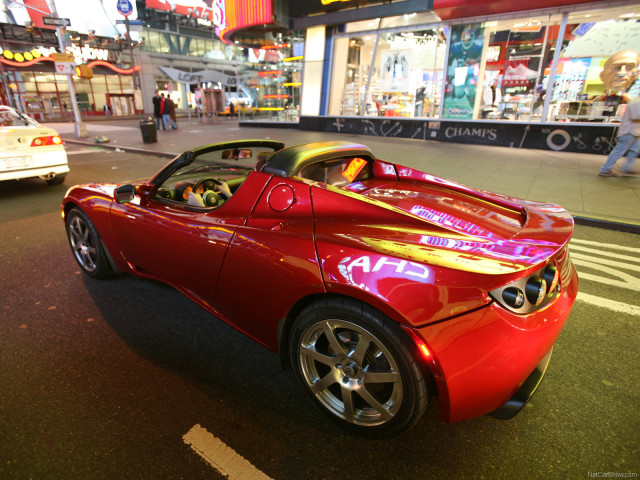 Tesla Roadster фото