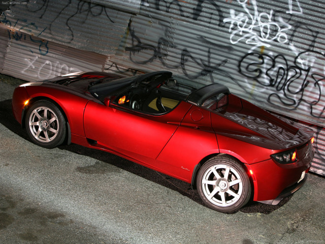 Tesla Roadster фото