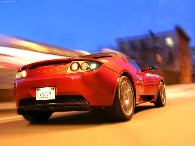 Tesla Roadster фото