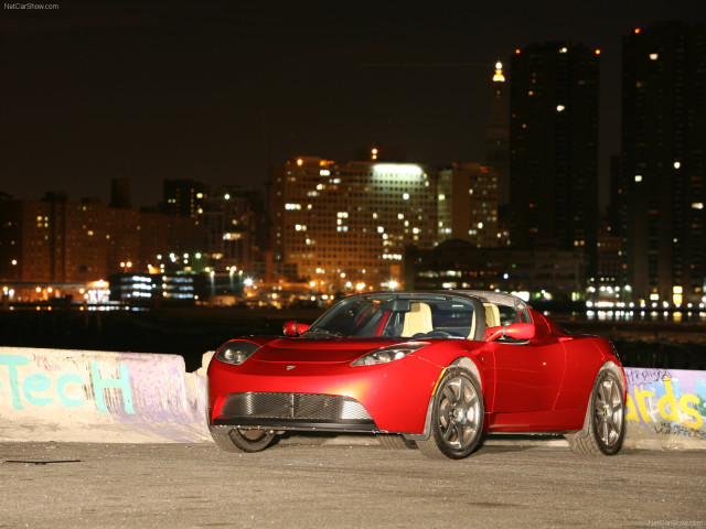 Tesla Roadster фото