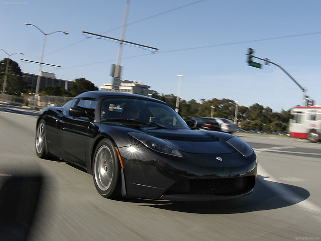 Tesla Roadster фото