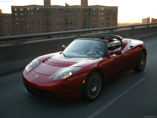 Tesla Roadster фото