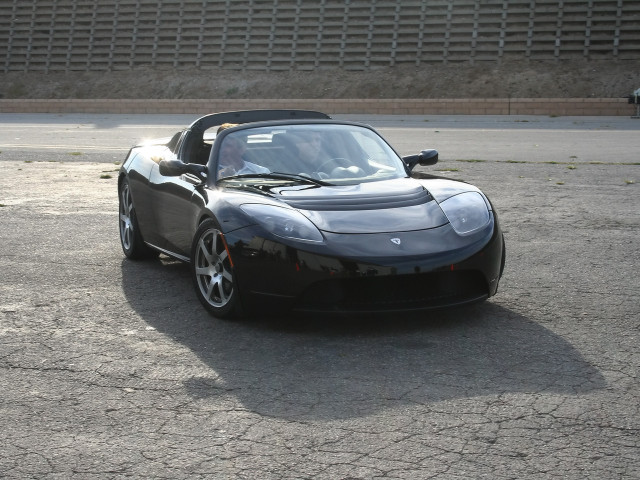 Tesla Roadster фото