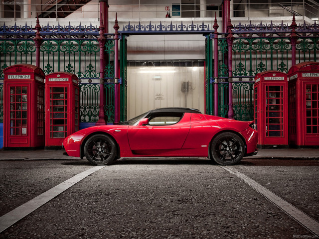 Tesla Roadster фото