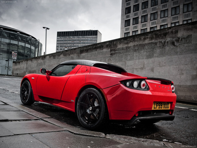 Tesla Roadster фото