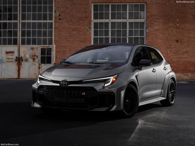 Toyota Corolla GR фото