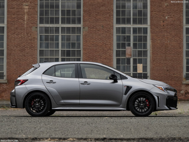 Toyota Corolla GR фото