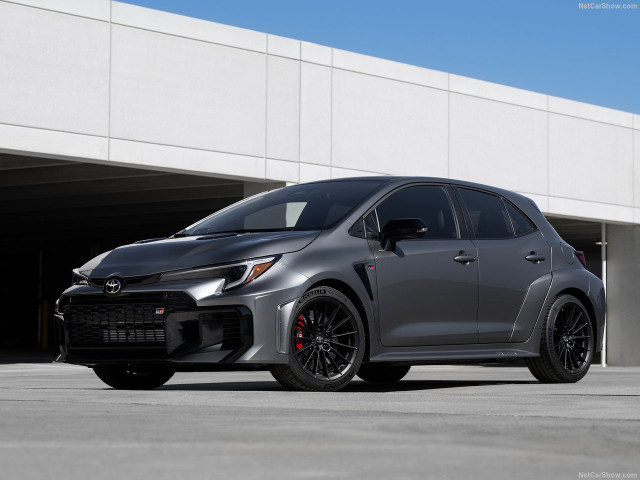 Toyota Corolla GR фото