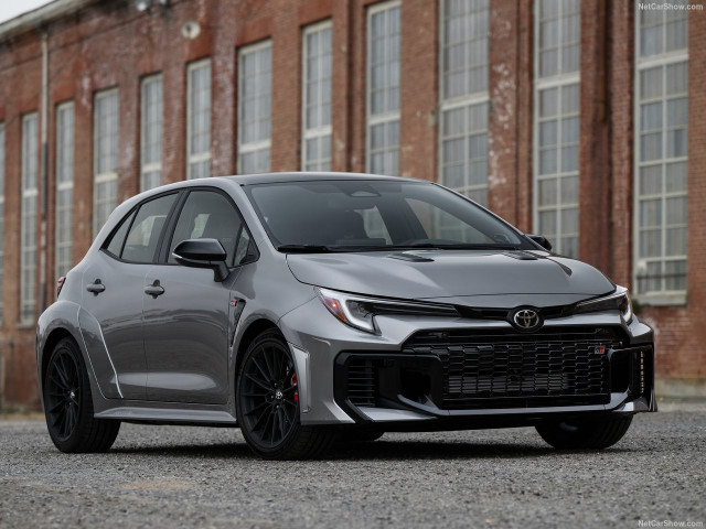 Toyota Corolla GR фото