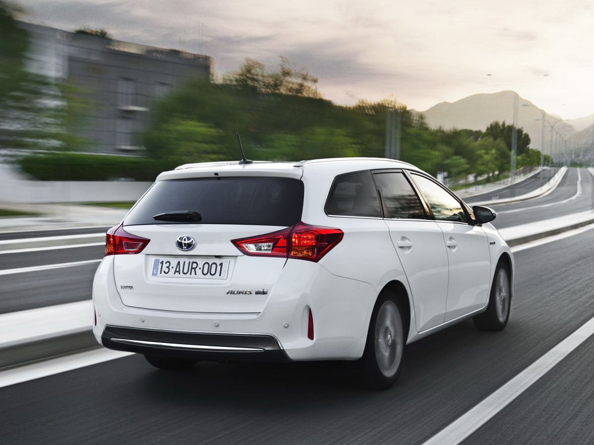 Toyota Auris фото 105270