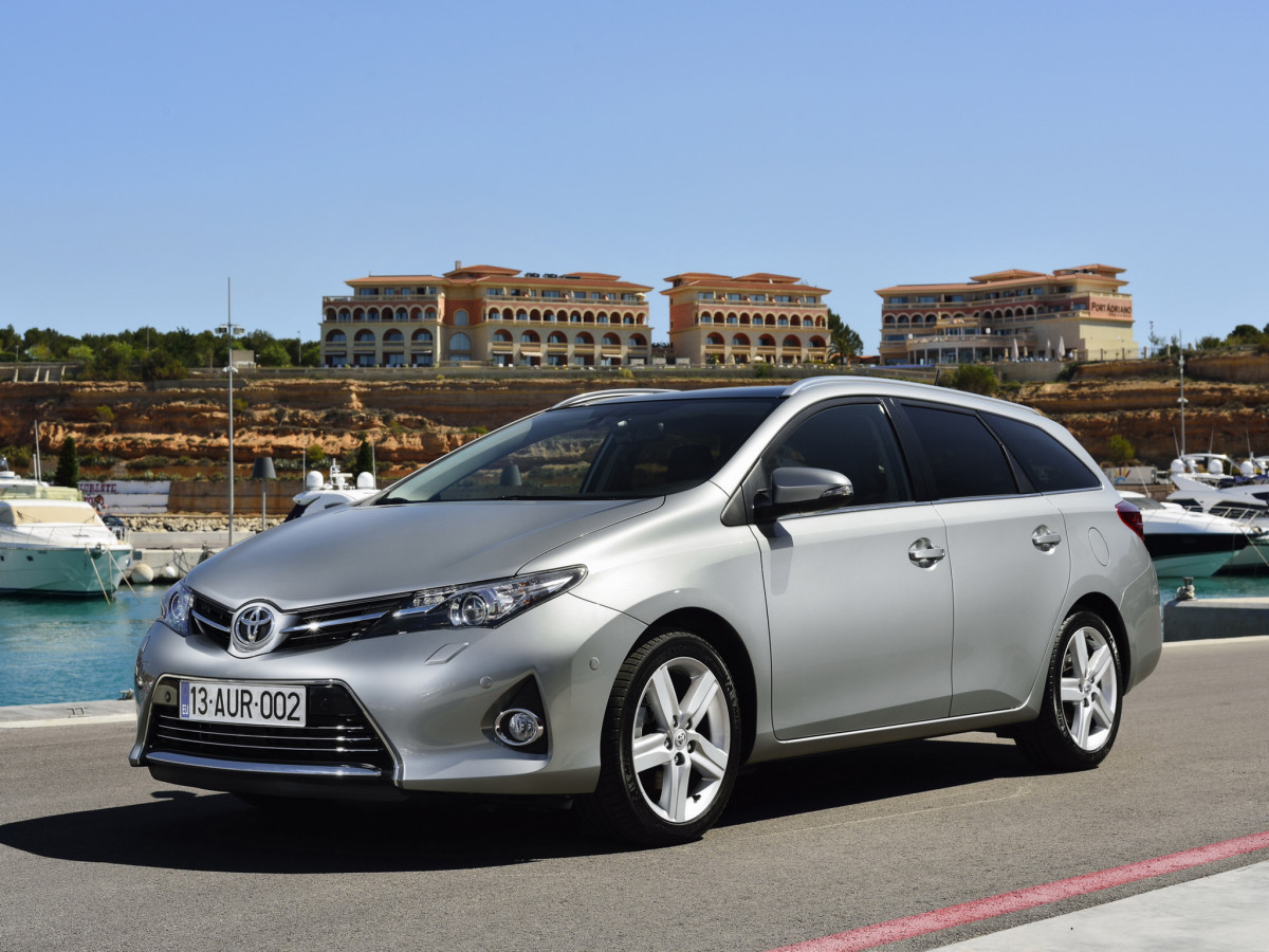 Toyota Auris фото 105282