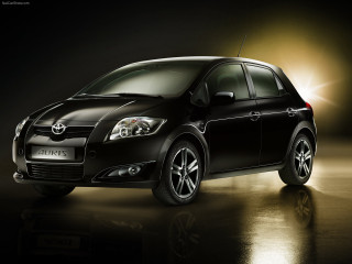 Toyota Auris фото