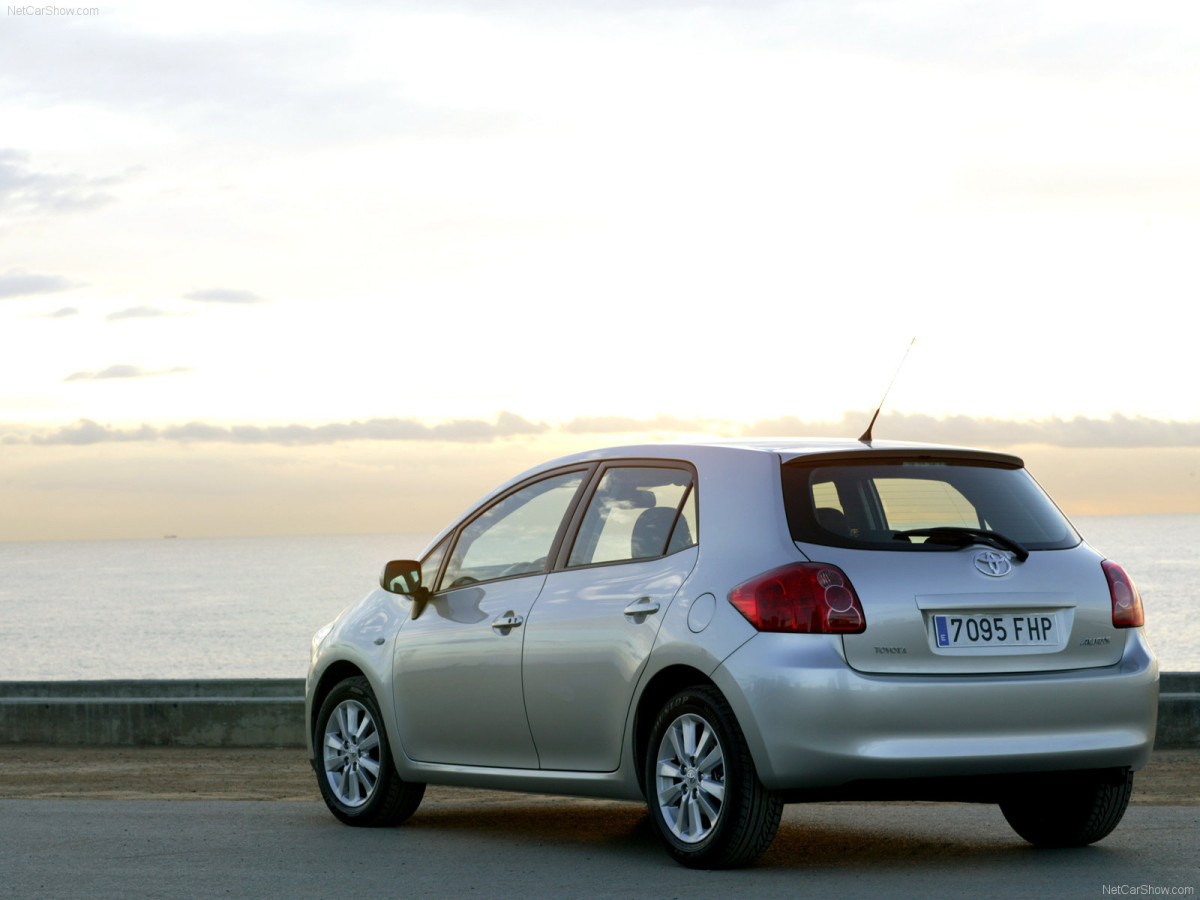 Toyota Auris фото 46326