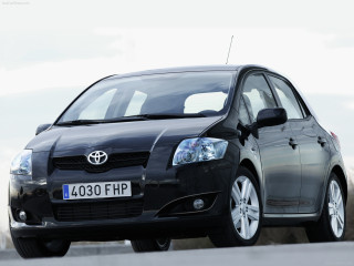 Toyota Auris фото