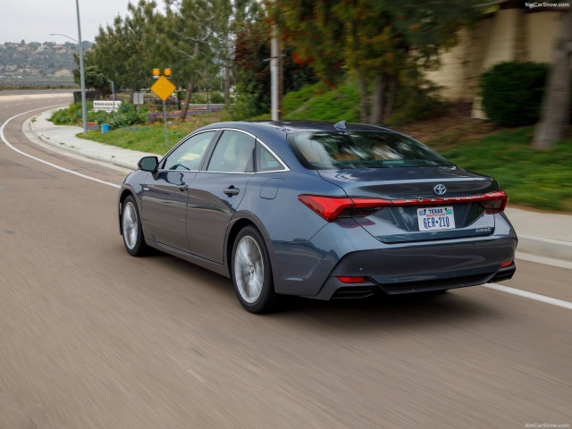 Toyota Avalon фото