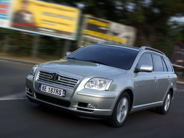 Toyota Avensis Tourer фото