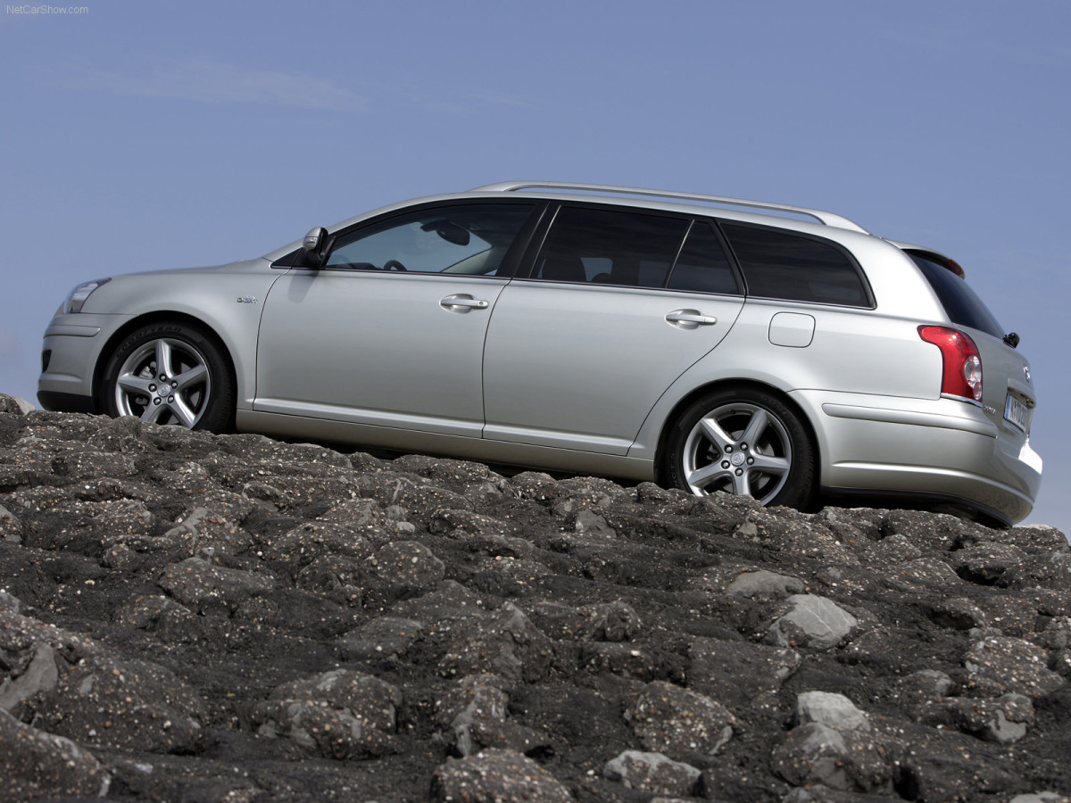 Toyota Avensis Tourer фото 74991