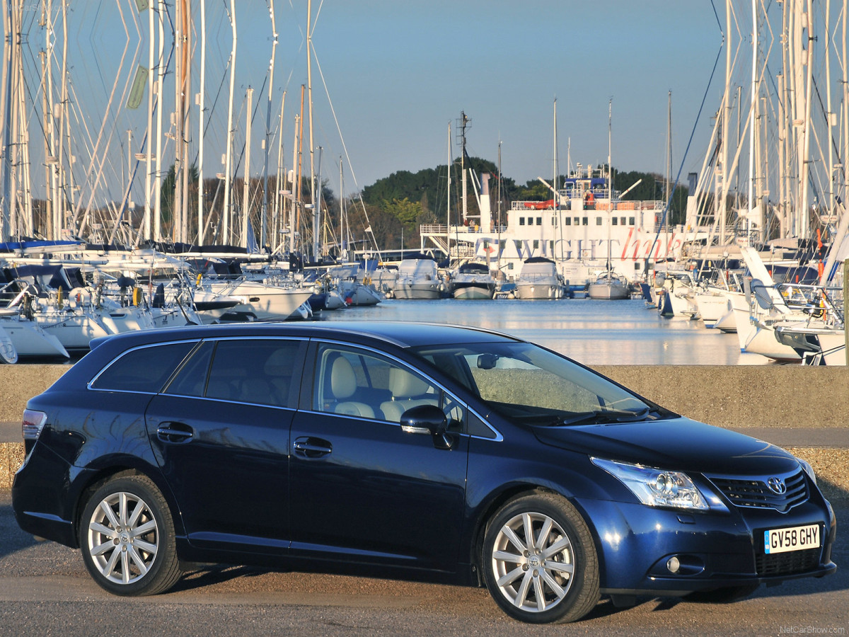 Toyota Avensis Tourer фото 74998