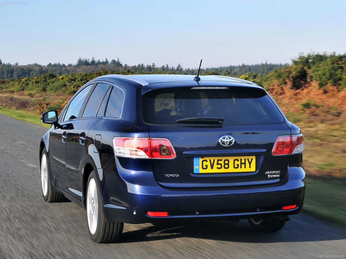 Toyota Avensis Tourer фото 75009