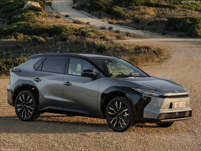 Toyota bZ4X фото