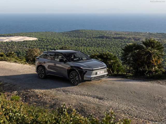 Toyota bZ4X фото