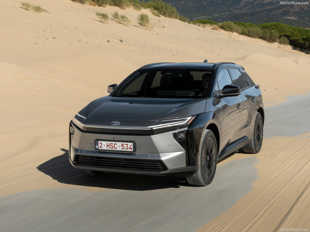 Toyota bZ4X фото