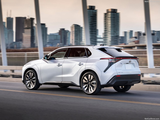 Toyota bZ4X фото