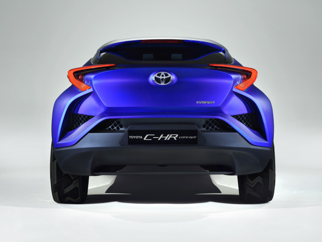 Toyota C-HR фото