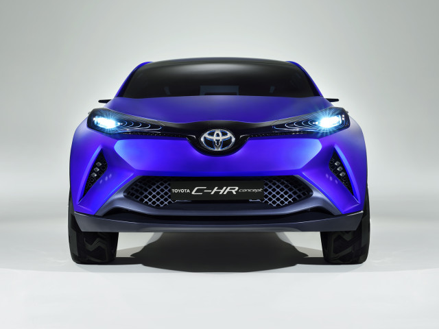 Toyota C-HR фото