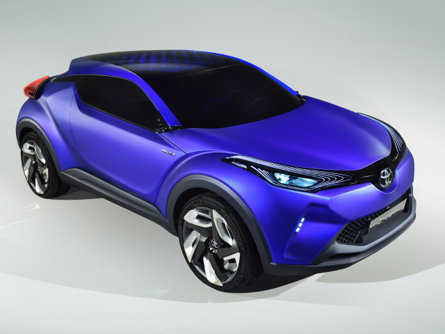 Toyota C-HR фото