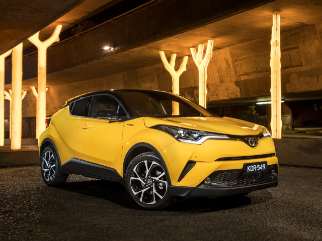 Toyota C-HR фото