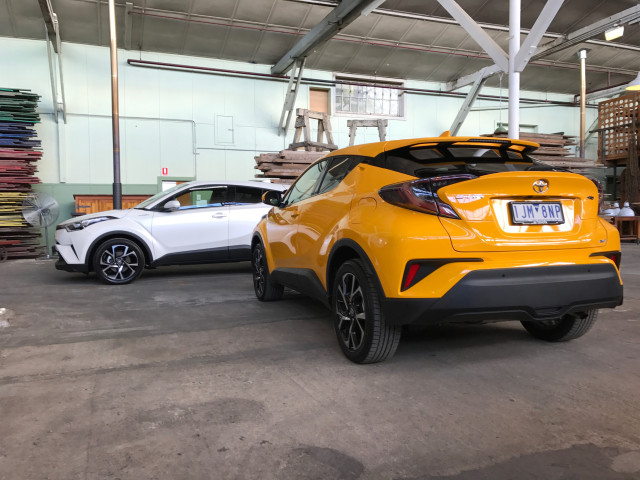 Toyota C-HR фото