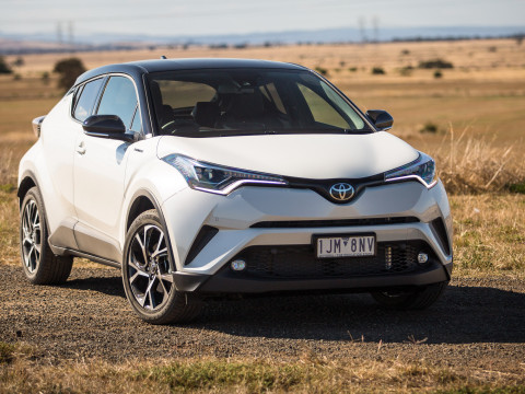 Toyota C-HR фото