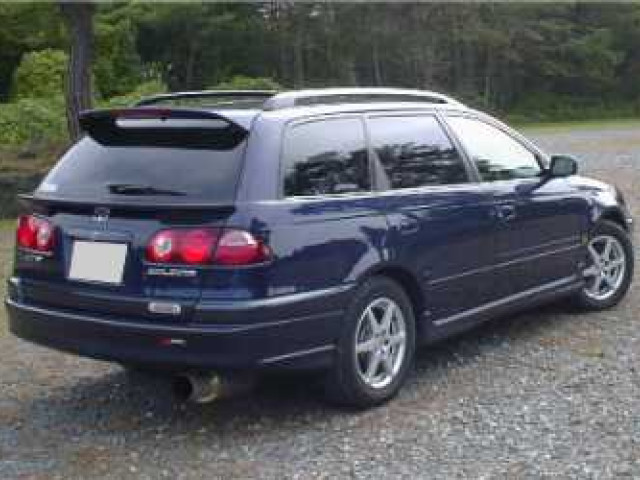 Toyota Caldina фото