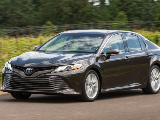 Toyota Camry Hybrid фото