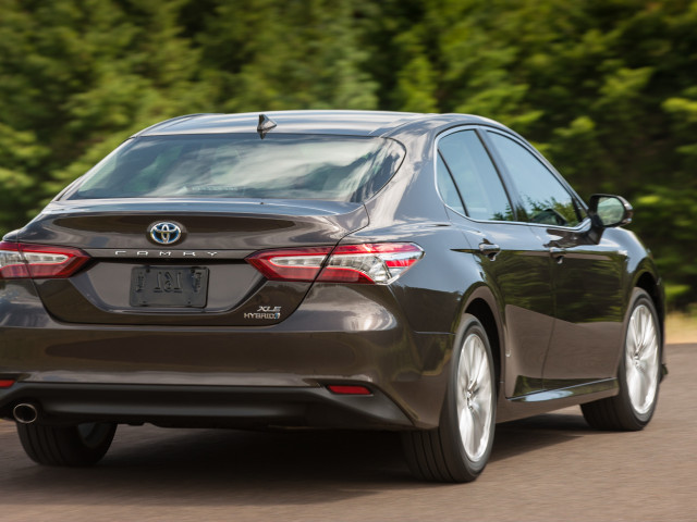 Toyota Camry Hybrid фото