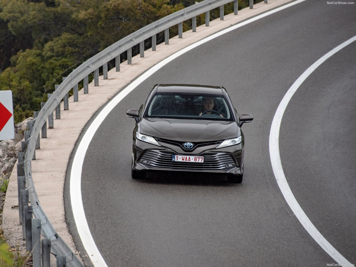 Toyota Camry Hybrid фото 201485