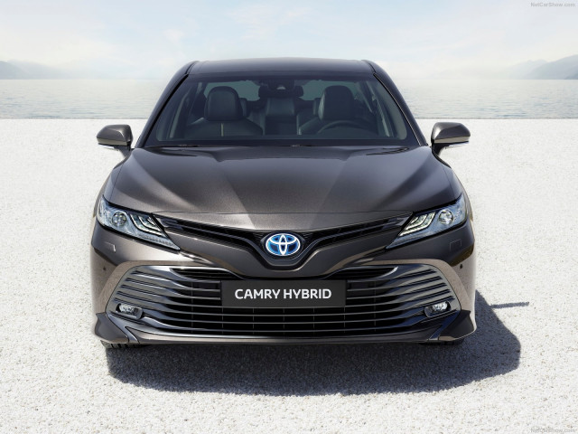 Toyota Camry Hybrid фото