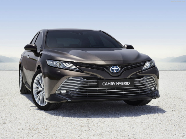 Toyota Camry Hybrid фото