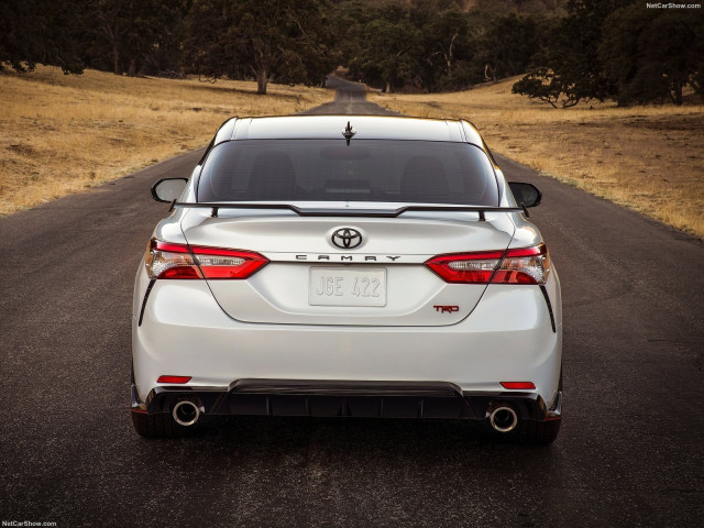 Toyota Camry фото