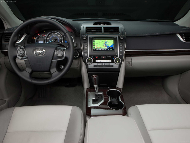 Toyota Camry фото