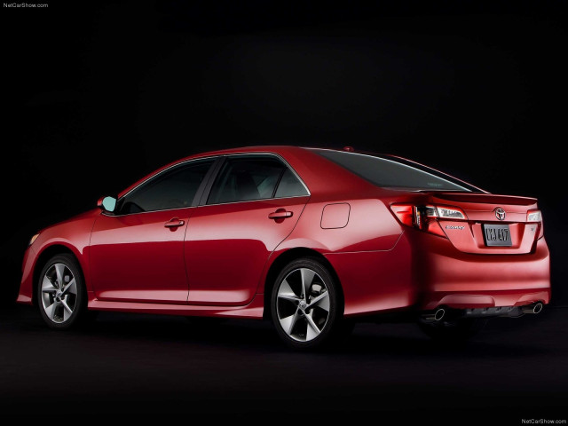 Toyota Camry фото