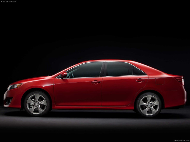 Toyota Camry фото