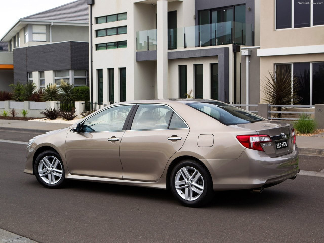 Toyota Camry фото