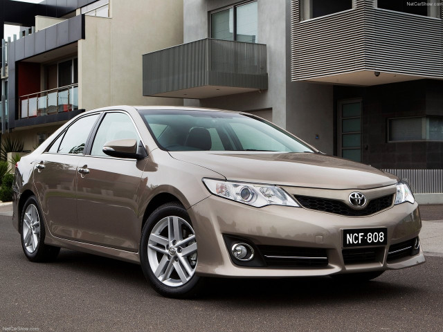 Toyota Camry фото