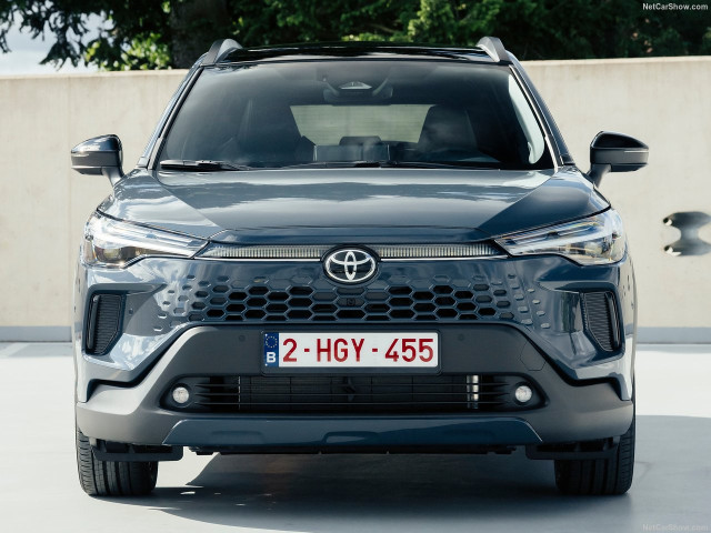 Toyota Corolla Cross фото