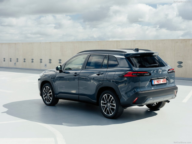 Toyota Corolla Cross фото