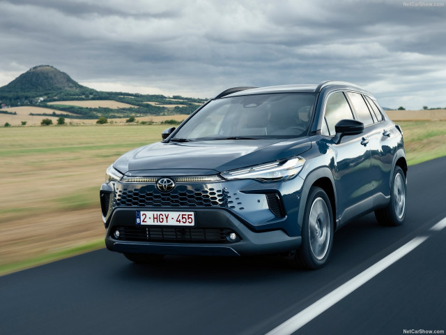 Toyota Corolla Cross фото