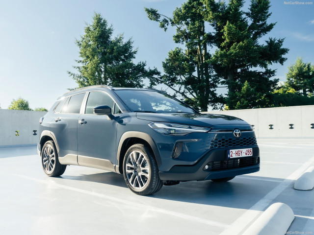 Toyota Corolla Cross фото